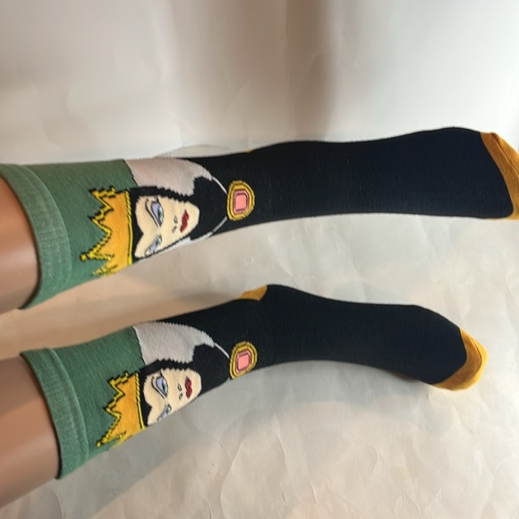 ❤️ Disney Villains Womens Crew Socks NWT - Picture 6 of 9